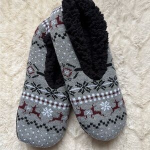Cozy Grey Holiday Slippers with Reindeer Pattern